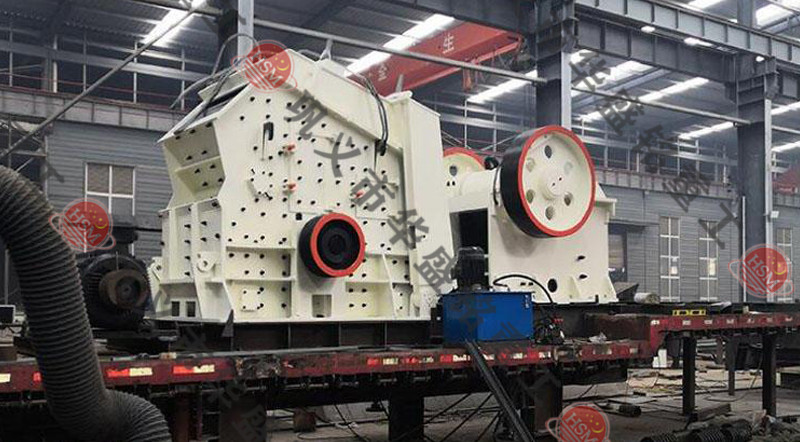 移動方箱式破碎機_移動方箱式破碎機廠家_移動方箱式破碎機價格